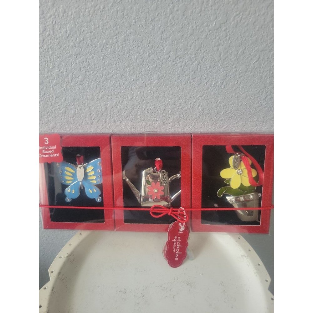 St. Nicholas Square New 3 Boxed Ornaments